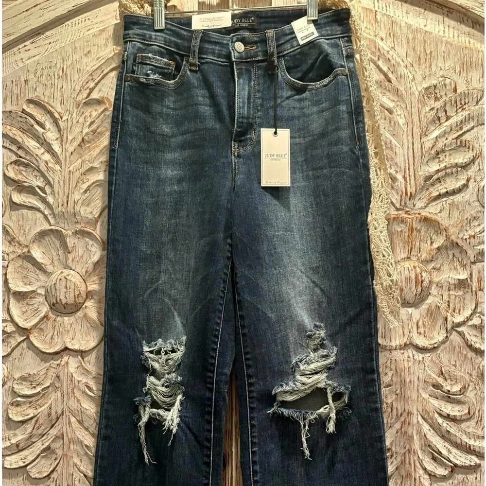 Judy Blue Distressed Jeans NWT - Picture 2 of 9